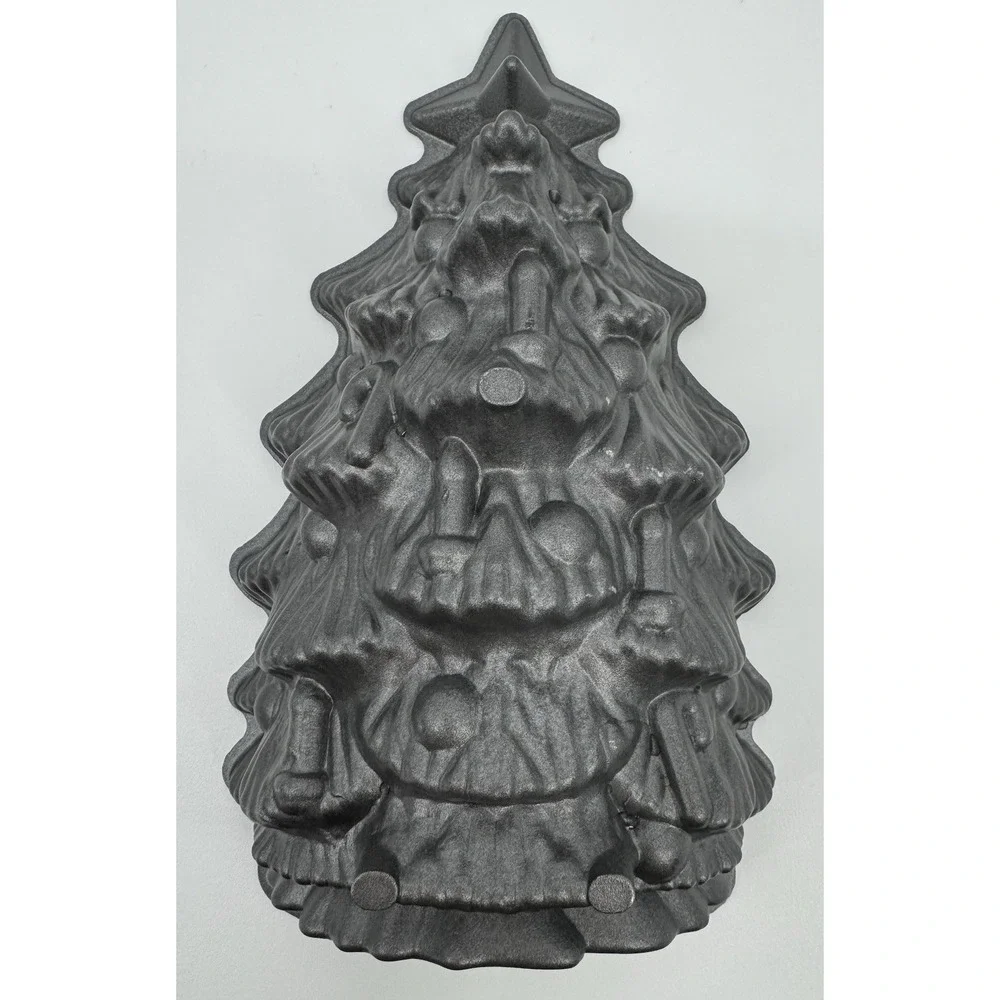 Nordic‎ Ware Christmas Tree Baking Pan Mold 4.5 cup 3D 10